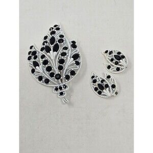 VINTAGE FASHION JEWELRY SET WHITE BLACK RHINESTONE LEAF BROOCH CLIP ON EARRINGS